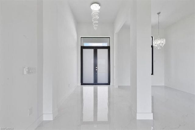 2500 NW 7th ST, Cape Coral, FL 33993