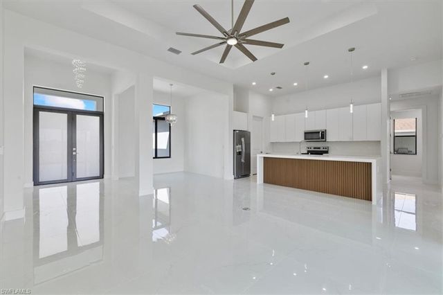 2500 NW 7th ST, Cape Coral, FL 33993