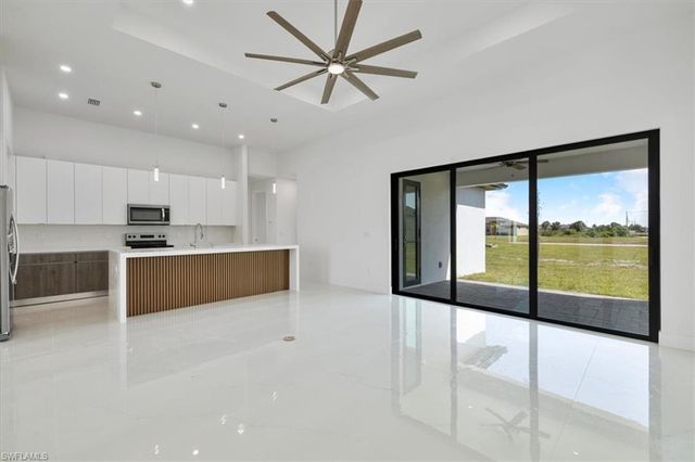 2500 NW 7th ST, Cape Coral, FL 33993