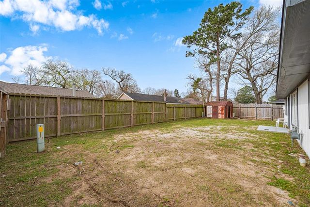 7322 Logging Trail Drive, Humble, TX 77346