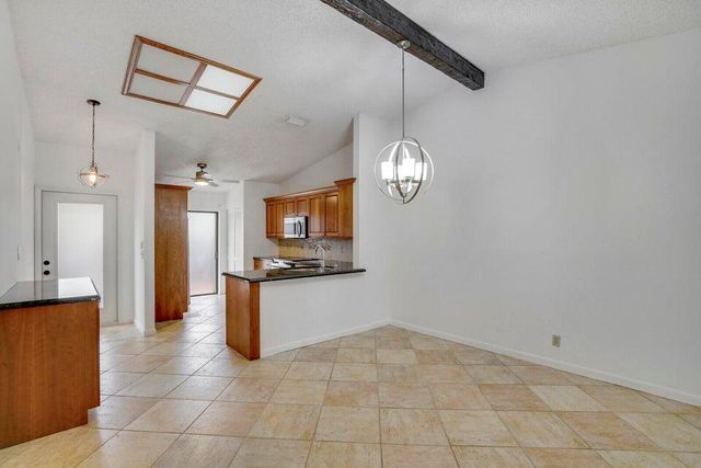 540 Shady Pine Way B, Greenacres, FL 33415