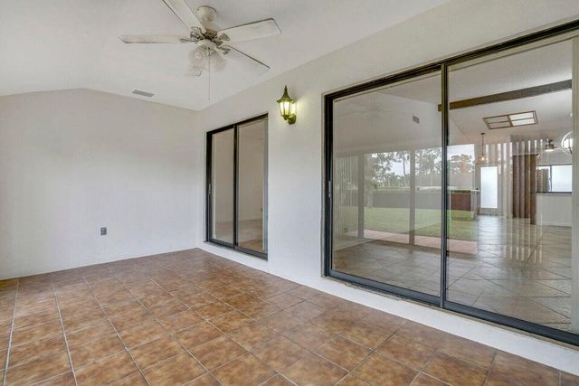 540 Shady Pine Way B, Greenacres, FL 33415