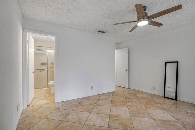 540 Shady Pine Way B, Greenacres, FL 33415