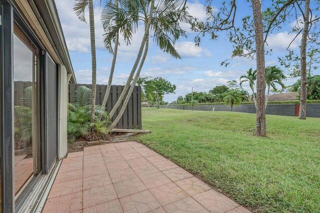 540 Shady Pine Way B, Greenacres, FL 33415