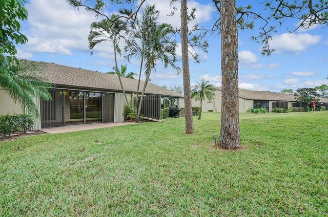 540 Shady Pine Way B, Greenacres, FL 33415