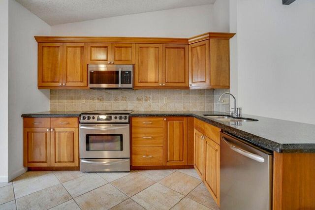 540 Shady Pine Way B, Greenacres, FL 33415