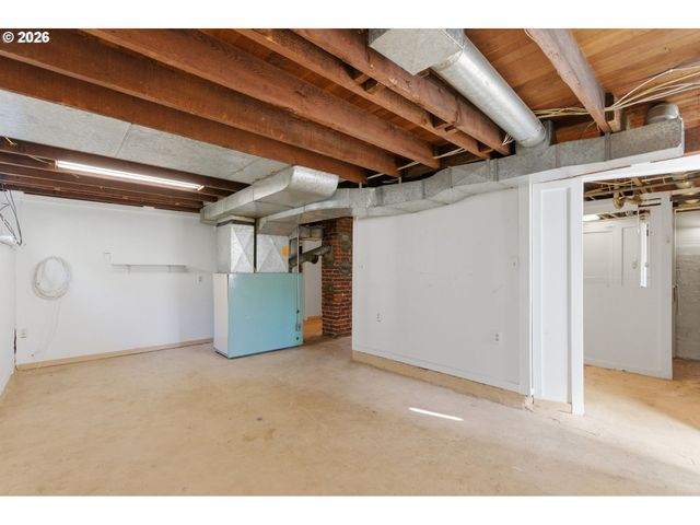 3733 Se 28TH Pl, Portland, OR 97202