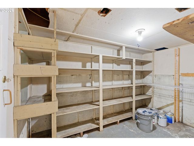 3733 Se 28TH Pl, Portland, OR 97202