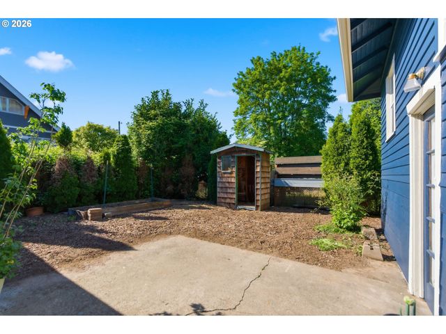 3733 Se 28TH Pl, Portland, OR 97202
