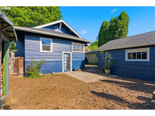 3733 Se 28TH Pl, Portland, OR 97202