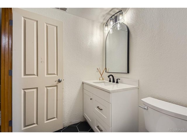 1949 Kaplan Dr, Windsor, CO 80550