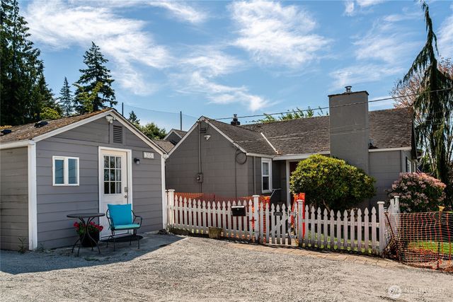 305 Alverson Boulevard, Everett, WA 98201