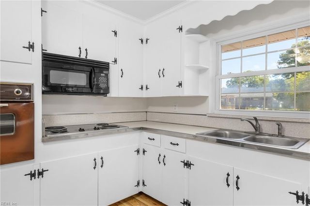 3315 Camellia DR, Portsmouth, VA 23703