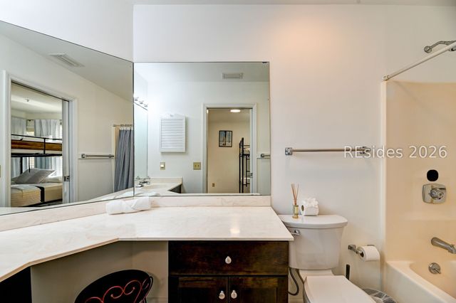 19 Lemoyne Ave Apt 14, Hilton Head Island, SC 29928