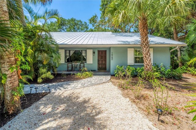 1960 W Pebble Path, Vero Beach, FL 32963