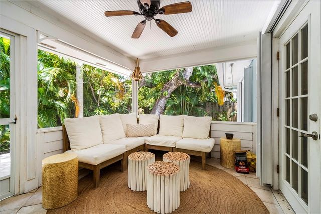 1960 W Pebble Path, Vero Beach, FL 32963