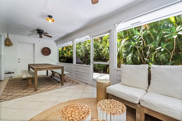 1960 W Pebble Path, Vero Beach, FL 32963