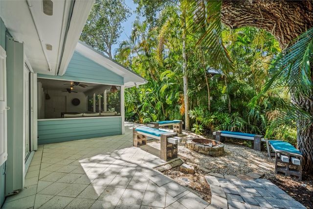 1960 W Pebble Path, Vero Beach, FL 32963