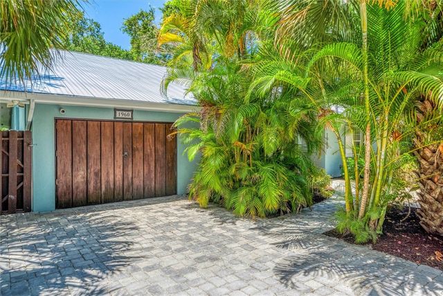 1960 W Pebble Path, Vero Beach, FL 32963