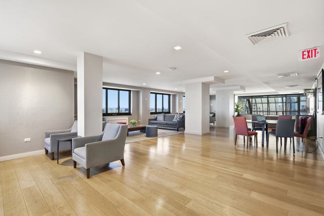 200 Rector Pl Apt 7C, New York City, NY 10280