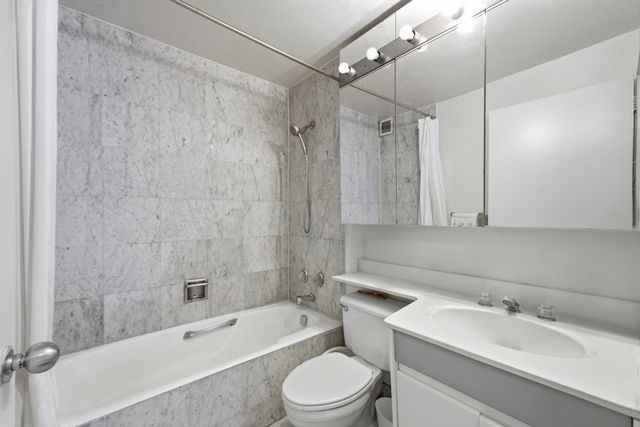 200 Rector Pl Apt 7C, New York City, NY 10280