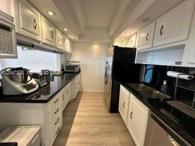 199 Ocean Lane Drive 903, Key Biscayne, FL 33149