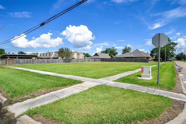 706 W School Street, Lake Charles, LA 70605