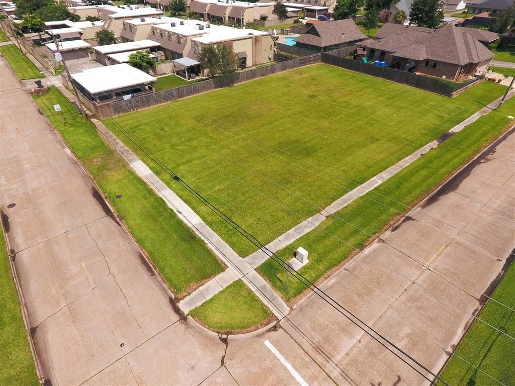 706 W School Street, Lake Charles, LA 70605