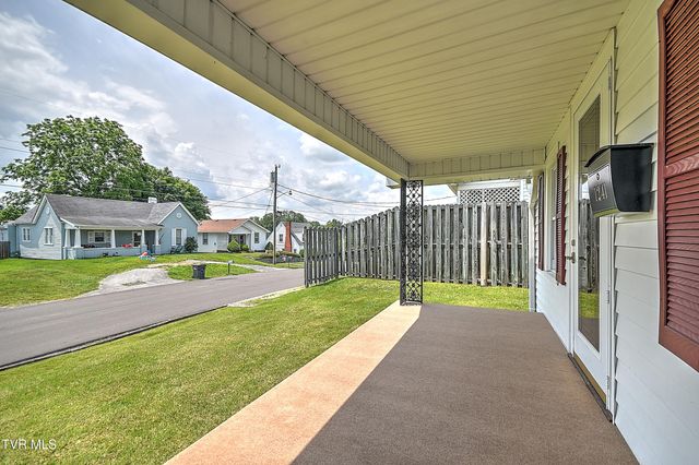 1241 Carolina Avenue, Bristol, TN 37620