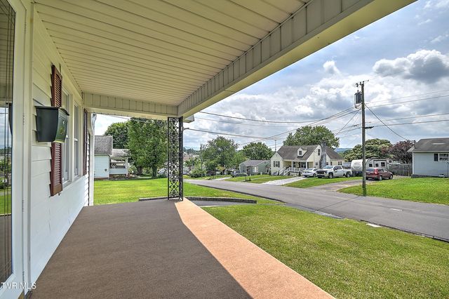 1241 Carolina Avenue, Bristol, TN 37620