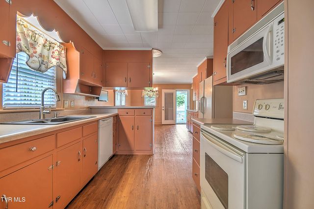 1241 Carolina Avenue, Bristol, TN 37620