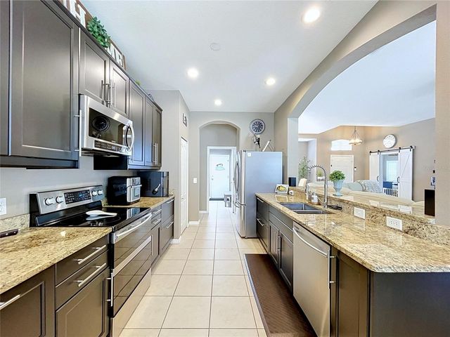 1748 BROOKSTONE WAY, Plant City, FL 33566
