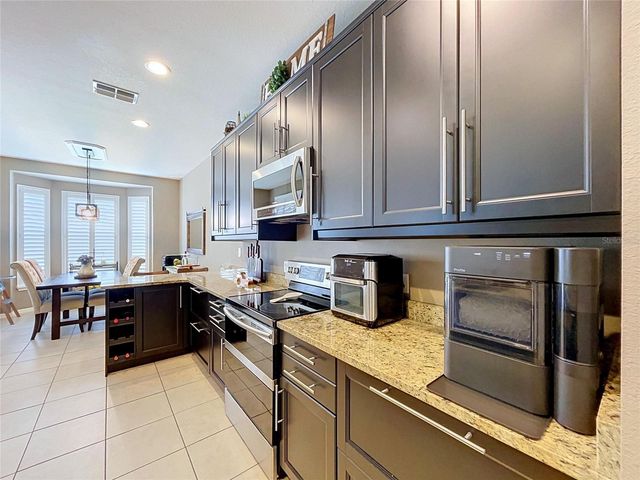 1748 BROOKSTONE WAY, Plant City, FL 33566