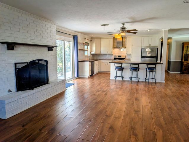 911 EASY STREET, Burkburnett, TX 76354