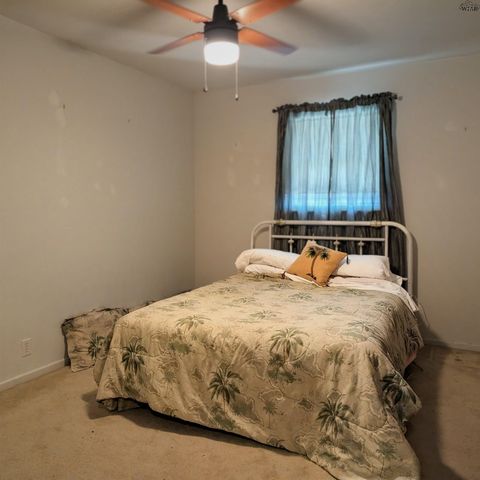 911 EASY STREET, Burkburnett, TX 76354