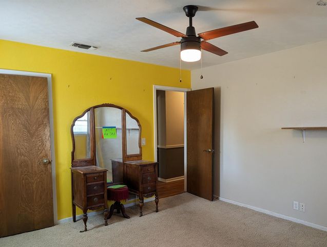 911 EASY STREET, Burkburnett, TX 76354