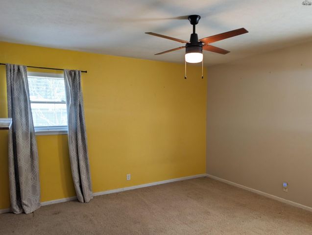 911 EASY STREET, Burkburnett, TX 76354