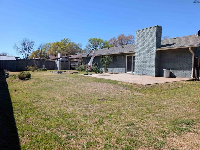 911 EASY STREET, Burkburnett, TX 76354