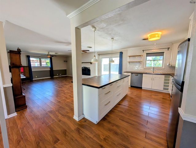 911 EASY STREET, Burkburnett, TX 76354