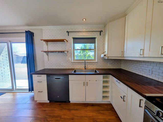 911 EASY STREET, Burkburnett, TX 76354