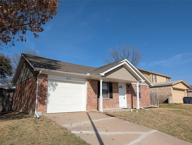 10124 Lone Eagle Drive, Fort Worth, TX 76108