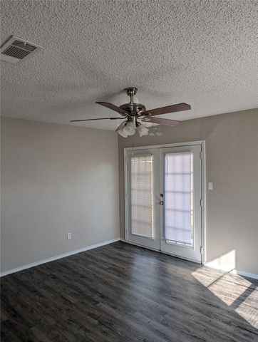 10124 Lone Eagle Drive, Fort Worth, TX 76108