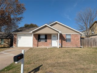 10124 Lone Eagle Drive, Fort Worth, TX 76108