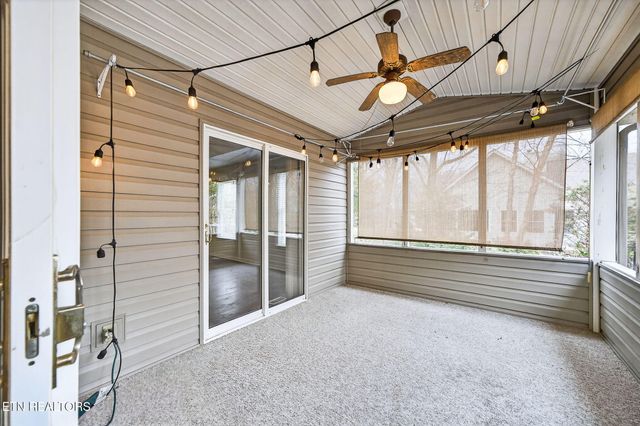 15 Ridge Crest Circle, Crossville, TN 38558