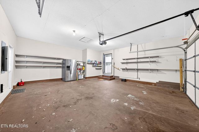 15 Ridge Crest Circle, Crossville, TN 38558