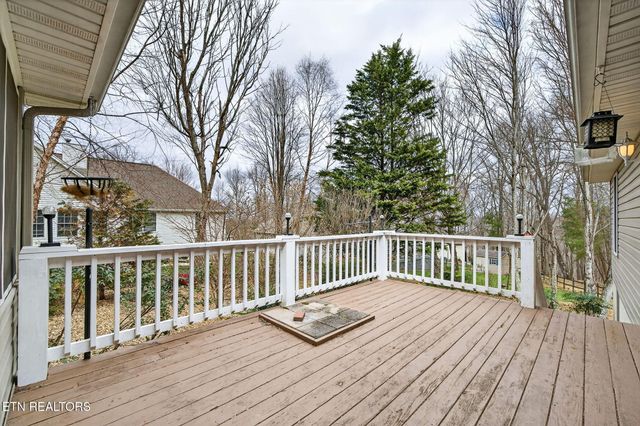15 Ridge Crest Circle, Crossville, TN 38558
