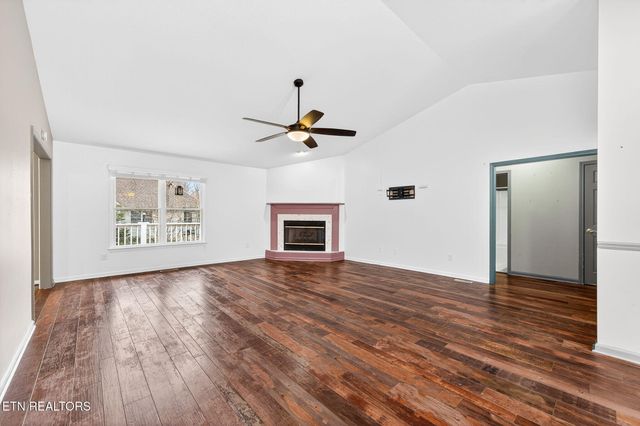 15 Ridge Crest Circle, Crossville, TN 38558