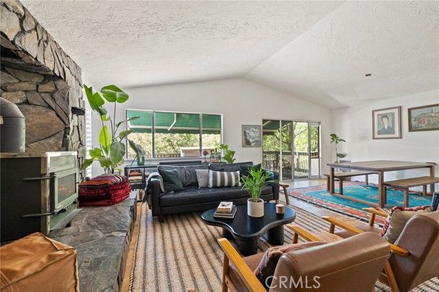 20018 Pine Mountain Drive, Groveland, CA 95321