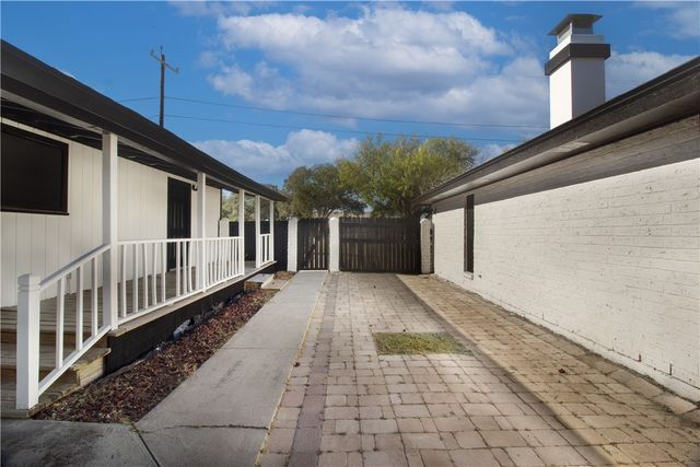 12129 Up River Road, Corpus Christi, TX 78410