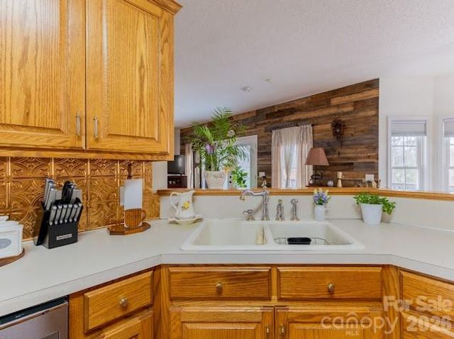 3131 Christie Road, Hudson, NC 28638